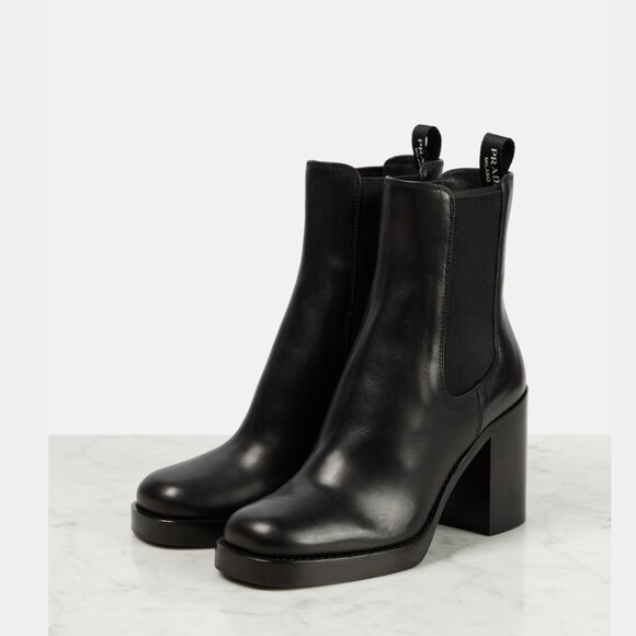 Elegant Black Ankle Boots - Picture 3 of 12